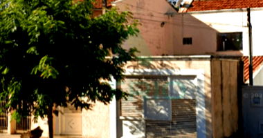 Casa em Vila Pontes com 2 pavimentos e garagem