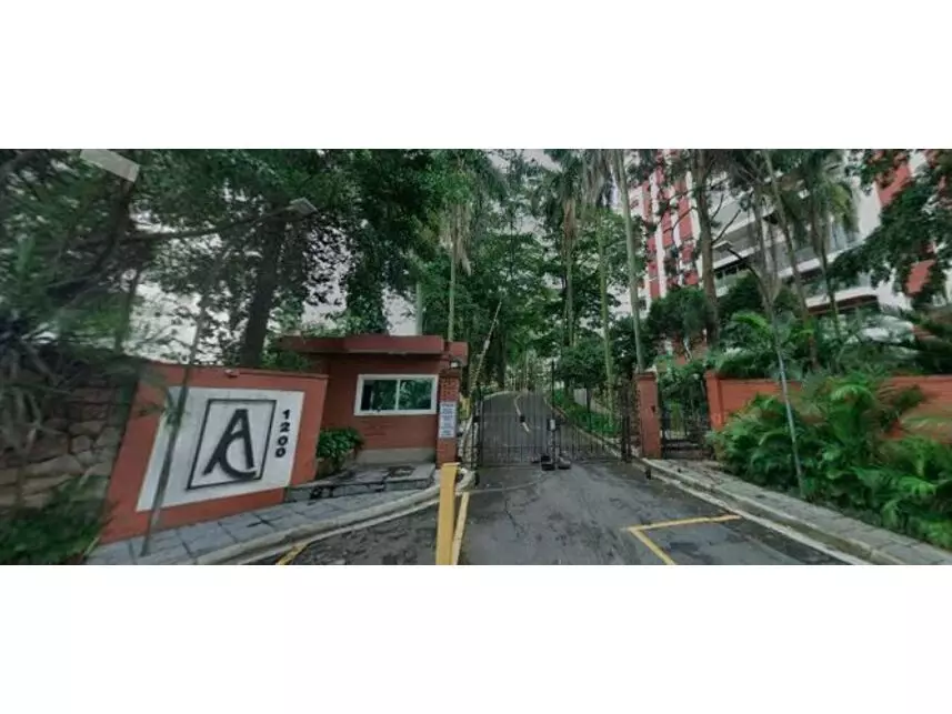 Apartamento com 2 vagas em leilão no Jardim Morumbi
