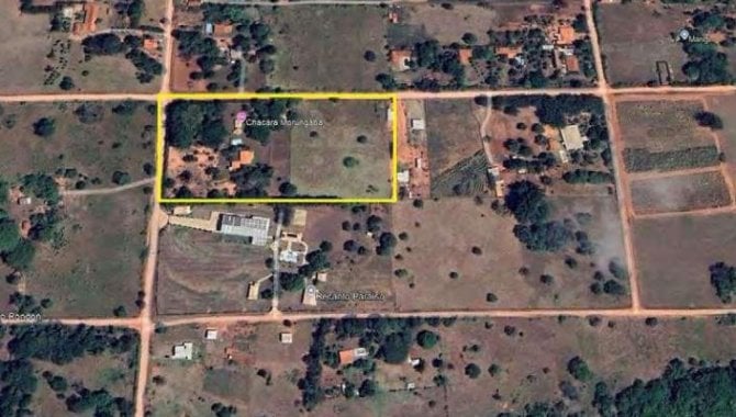 Terreno de 24.182 m² com Casa Sede e Piscina