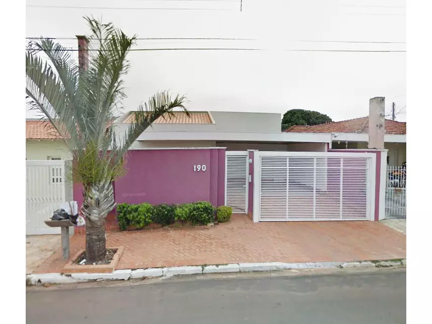 Casa em Leilão com 198m² Construída em Marília/SP