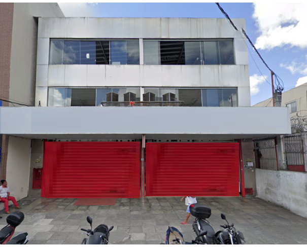 Espaçosa Loja Comercial com 1.638m² Construídos e Desocupada