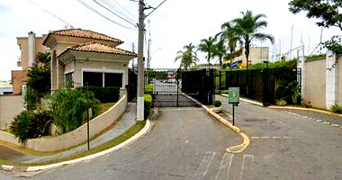 Casa em Associação Ocupada com 192m² de Área Construída