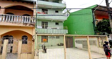 Prédio Multifamiliar Ocupado em Manaus com 6 Quartos e 4 Banheiros