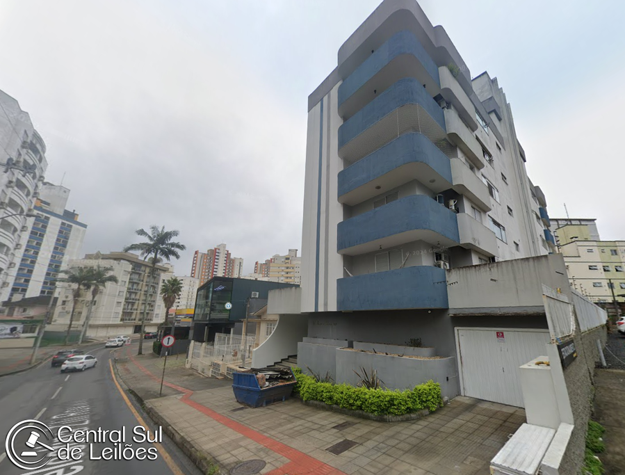 Apartamento 501 com box em Edifício Cruz e Souza