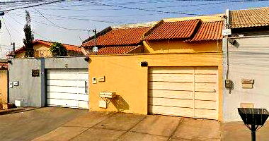 Casa 3 quartos, 2 banheiros, 70m² construída, 1 vaga garagem