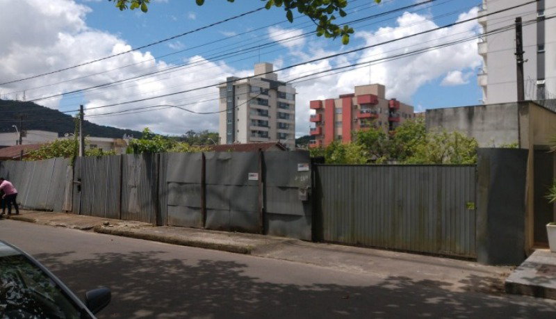 Casa com 796,32m² de terreno em Joinville