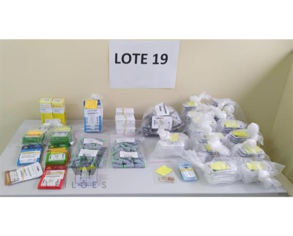 Lote com Material Odontológico em Teófilo Otoni