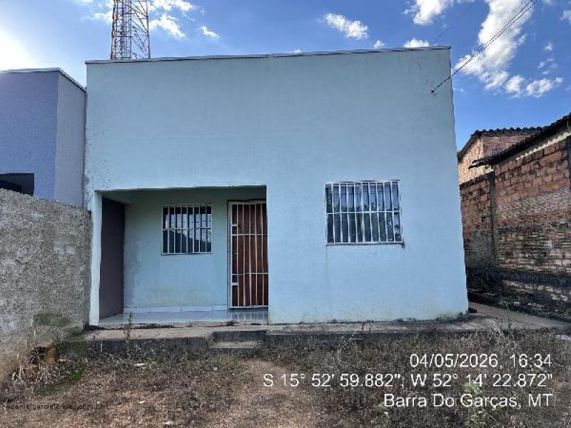Casa com 2 Quartos e Varanda em Barra do Garças