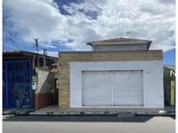 Casa Comercial Ocupada com 205m² Construída