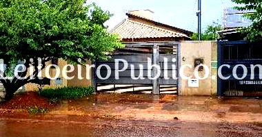 Casa com 2 quartos, 1 banheiro, 1 vaga e 117,3m² construída
