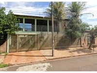 Sobrado com 4 quartos e 200 m² construídos