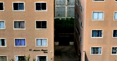 Apartamento com 2 Quartos e Garagem no Edifício Américo Baggio