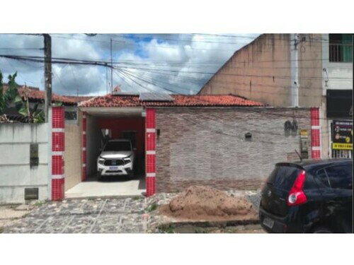 Casa Ocupada com Garagem em Feira de Santana/BA