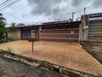 Casa com Piscina, 3 Dorms e 4 Vagas em Goiânia