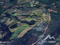 Terreno Rural de 7,35 hectares com 2 casas em São Thomé das Letras