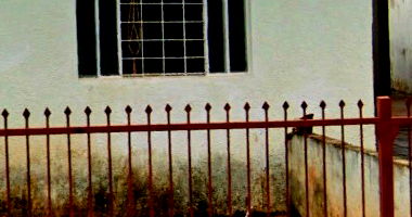 Casa com 154m² construída em terreno de 311,89m², razoável conservação