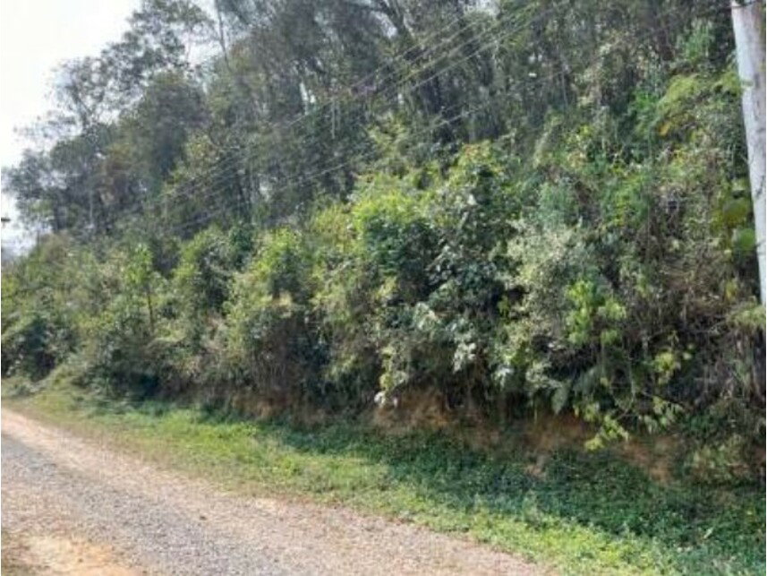 Terreno de 1.333m² em leilão judicial - Pirucaia/SP