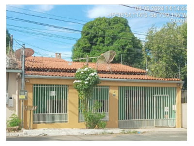 Casa ocupada com 2 quartos e 49,83 m² construídos