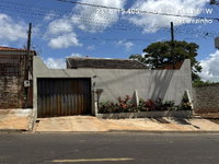 Casa com 2 quartos, banheiro, sala, cozinha e área de serviço, 50m² construída
