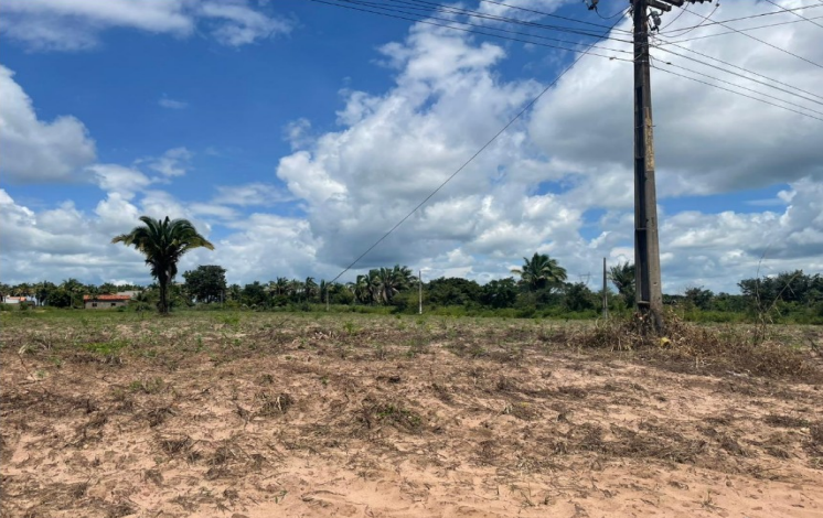 Terreno Urbano com 360 m², lote 2, quadra 3, desocupado