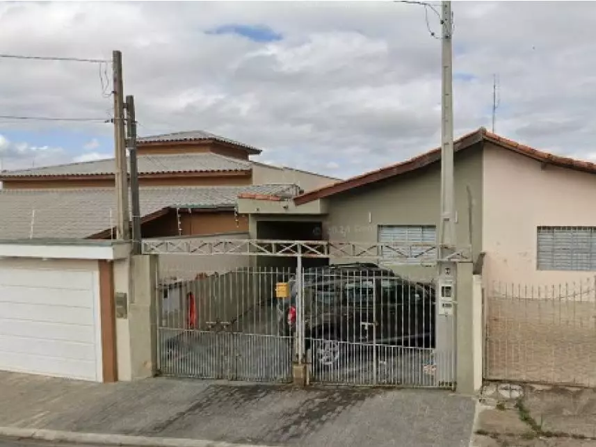 Casa em Leilão com 85.80m² Construída e Terreno de 125m²