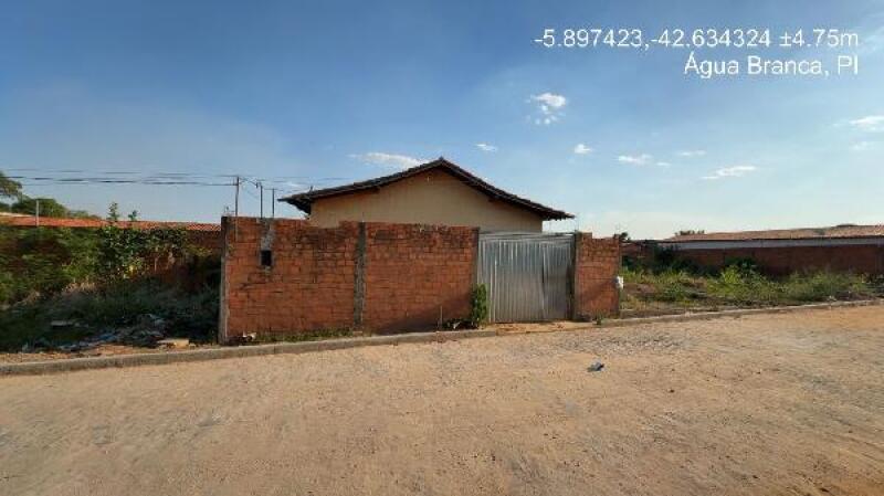 Casa com 2 quartos em Água Branca/PI