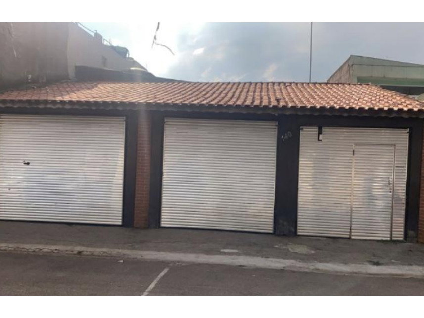 Casa ocupada com 224,02 m² construída