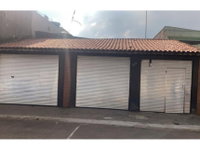 Casa ocupada com 224,02 m² construída