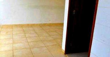 Casa com 3 quartos, 2 banheiros, 1 vaga, 100m² construída, ocupada