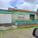 Casa com terreno, 1 banheiro, 0 quartos, desocupada
