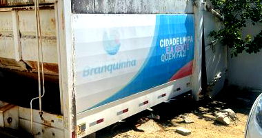 Compactador de Lixo para Caminhão Toco