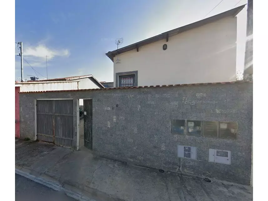 Casa com 3 unidades, 131m² construídos