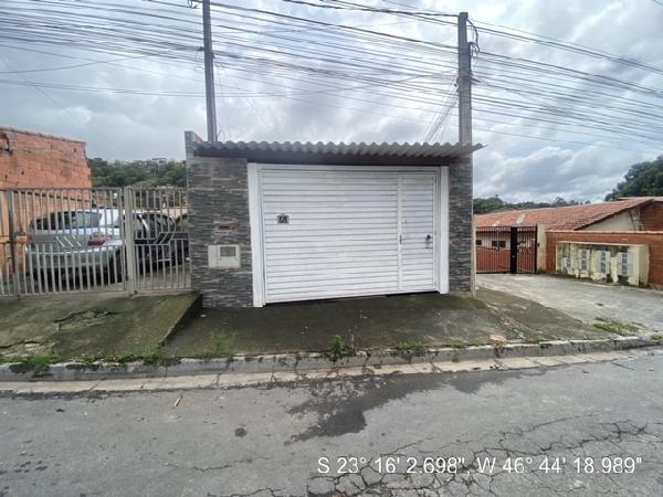 Casa com 2 Quartos e Área Privativa em Francisco Morato