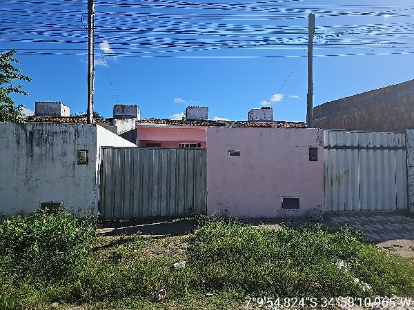 Casa com 2 quartos, 2 banheiros e 62m² de área privativa