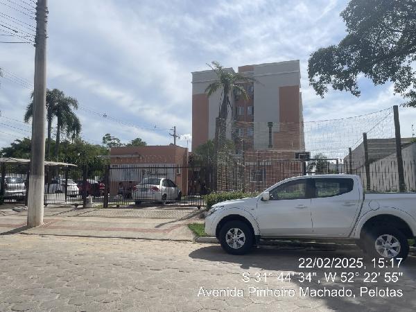 Apartamento com 2 quartos e vaga de garagem