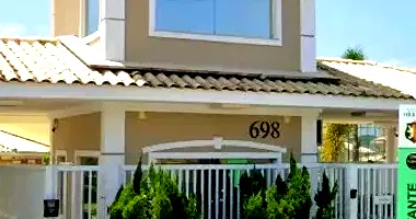 Casa em Leilão com 2 Vagas e 2 Banheiros em Stella Maris