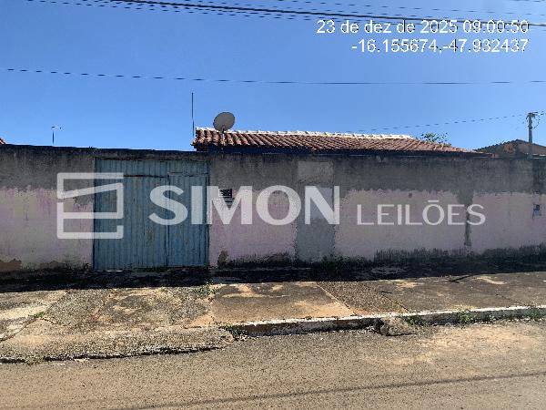 Casa em Luziânia com 2 quartos e 1 banheiro