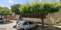 Casa com 2 quartos, banheiro, área de serviço, sala, cozinha e 1 vaga