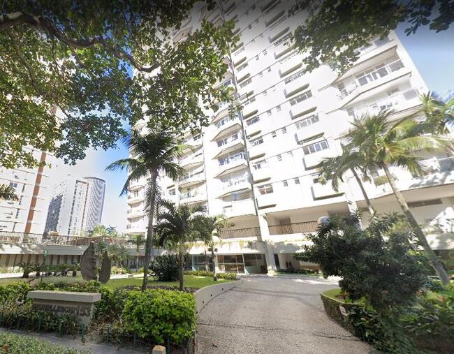 Apartamento com 3 quartos, 164m², vista para a praia
