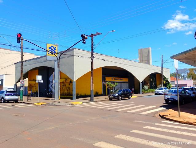 Prédio Comercial com Locação Simultânea em Atibaia