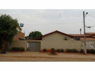 Casa com terreno de 450m², 2 quartos, 1 banheiro, desocupada