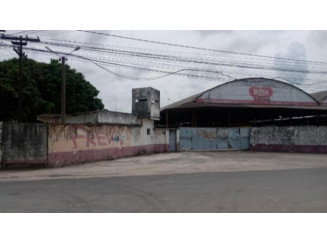Prédio com 5.136m² construída e terreno de 21.750m²