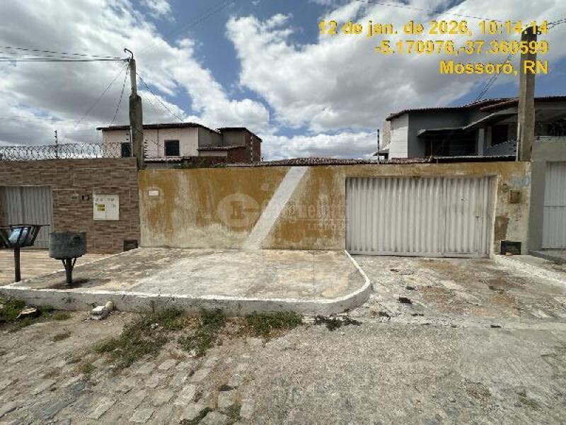 Casa com 2 quartos, 1 banheiro e 136.7 m² em Mossoró