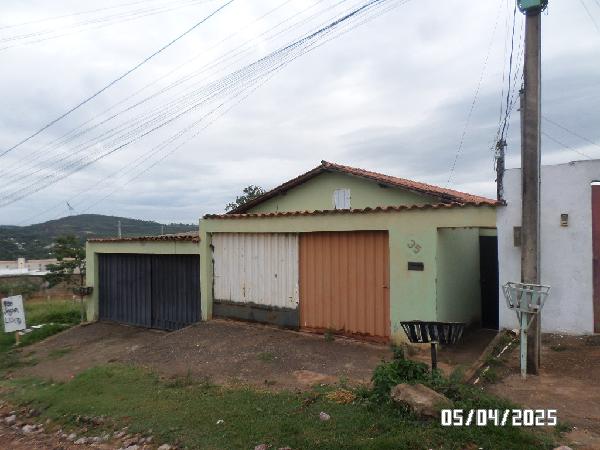 Casa com 2 quartos, 1 banheiro, 1 vaga, 48,78m² privativos