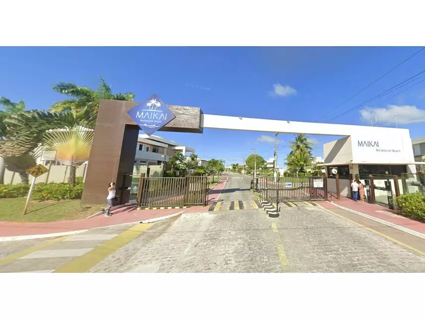 Casa em Leilão com 260m² Construída e 565m² de Terreno