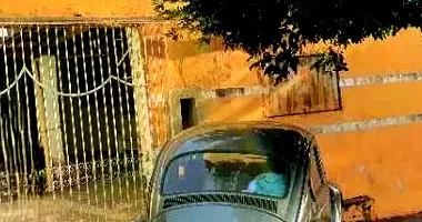 Casa padrão ocupada com 1 vaga e 159m² construída