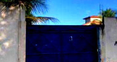 Casa Ocupada com 389m² de Área Construída em Camaçari/BA