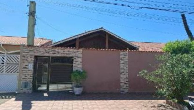 Casa com 4 quartos, 3 banheiros e 155 m² construídos