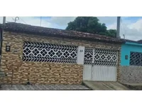 Casa padrão com 1 quarto, 1 banheiro, 1 vaga e 78m² construída, ocupada