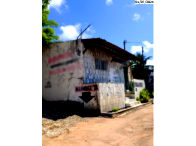 Prédio comercial com 244,76m², terreno 655,50m², necessita reparos